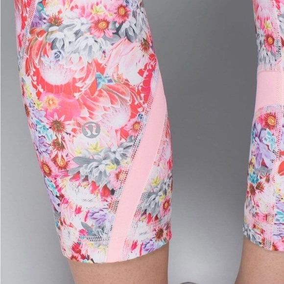 Lululemon Run: Inspire Crop 11 size 6 *All luxtreme - Picture 2 of 6